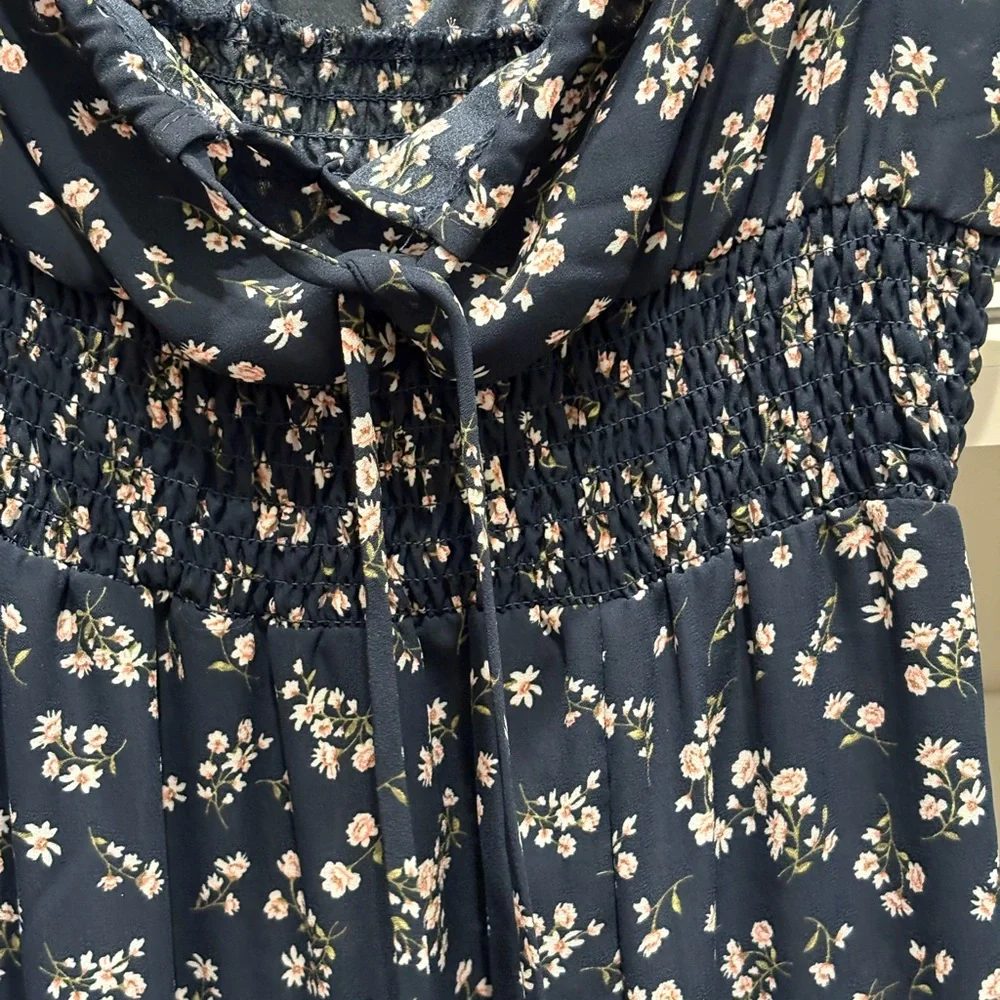 Dress - Picture 4 of 4
